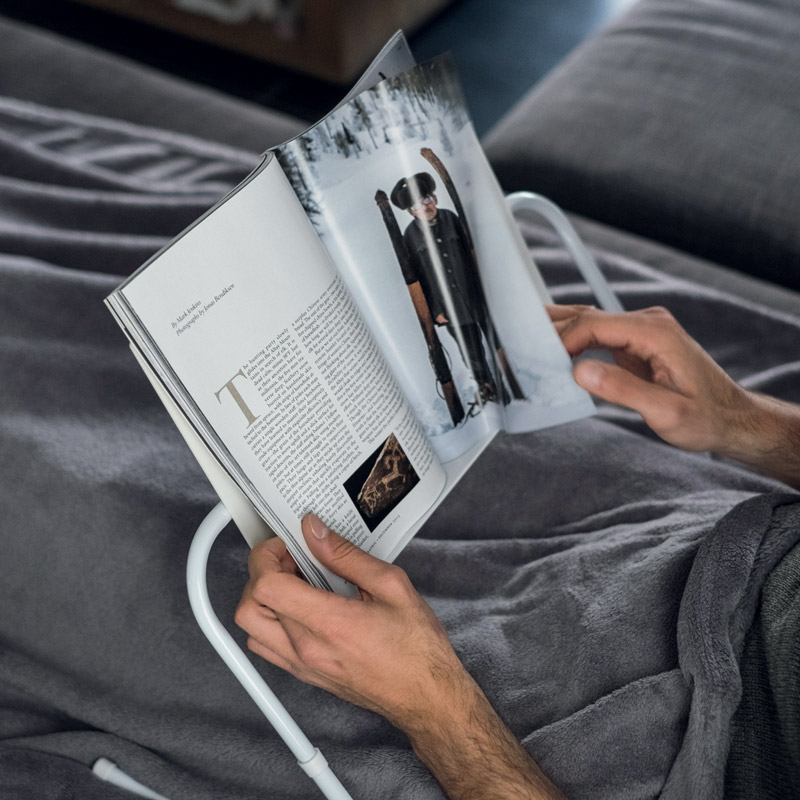 Support de lecture, utilisation dans un lit