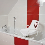 Fauteuil pivotant de baignoire pour les seniors