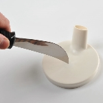 Découpe du bec du couvercle pour tasse Ergo pour adapter le mode d'écoulement - réf. 813093
