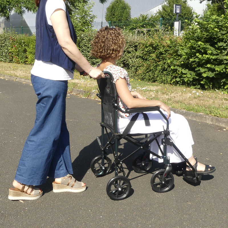 Fauteuil de transfert Travelite ambiance avec 2 personnes