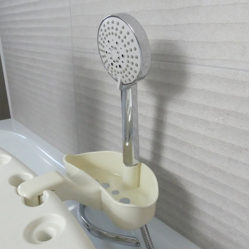 Support de douchette fixé sur la baignoire avec le fauteuil d'accès Slide - réf. 812082