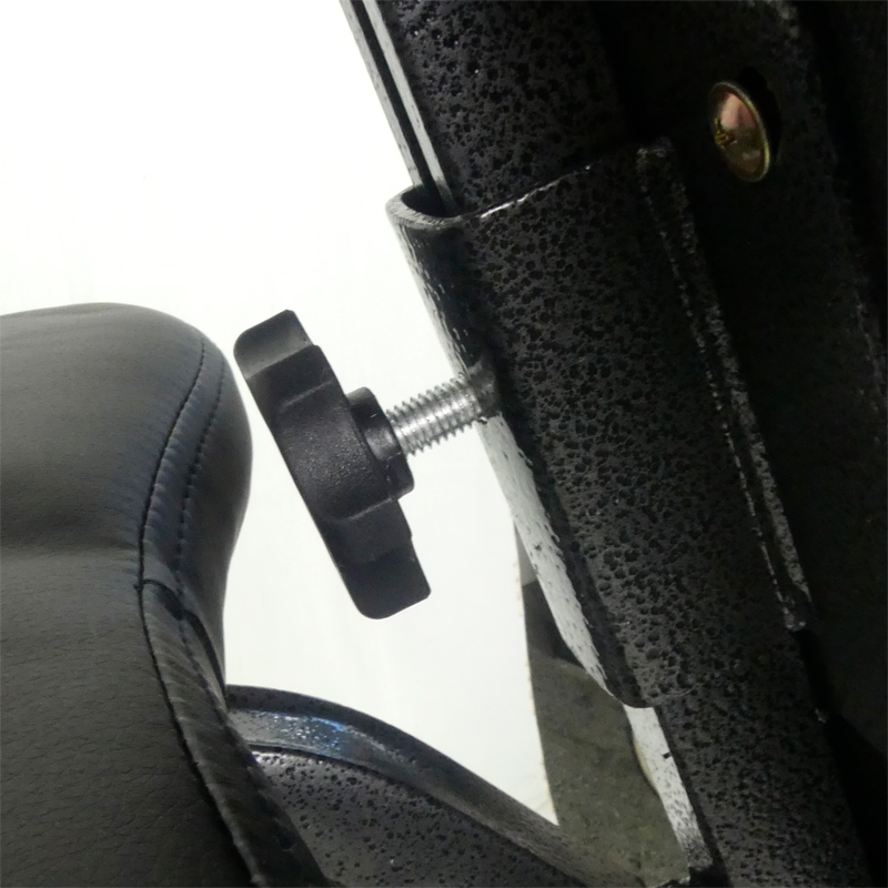 Gros plan sur la molette de réglage de la chaise de massage pliante KinChair - réf. 827015