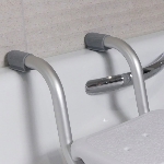 L'assise suspendu Zanzibar est idéale pour les baignoires