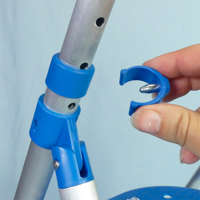 Articulation et clip de fixation du rollator 2 roues pivotantes Ara-D bleu - réf. 826223BLEU