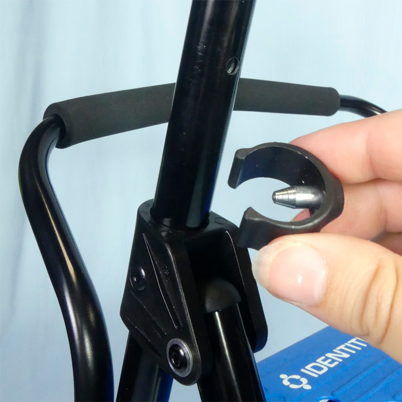 Articulation et clip de fixation du rollator 2 roues Air-On Plus bleu - réf. 826224BLEU