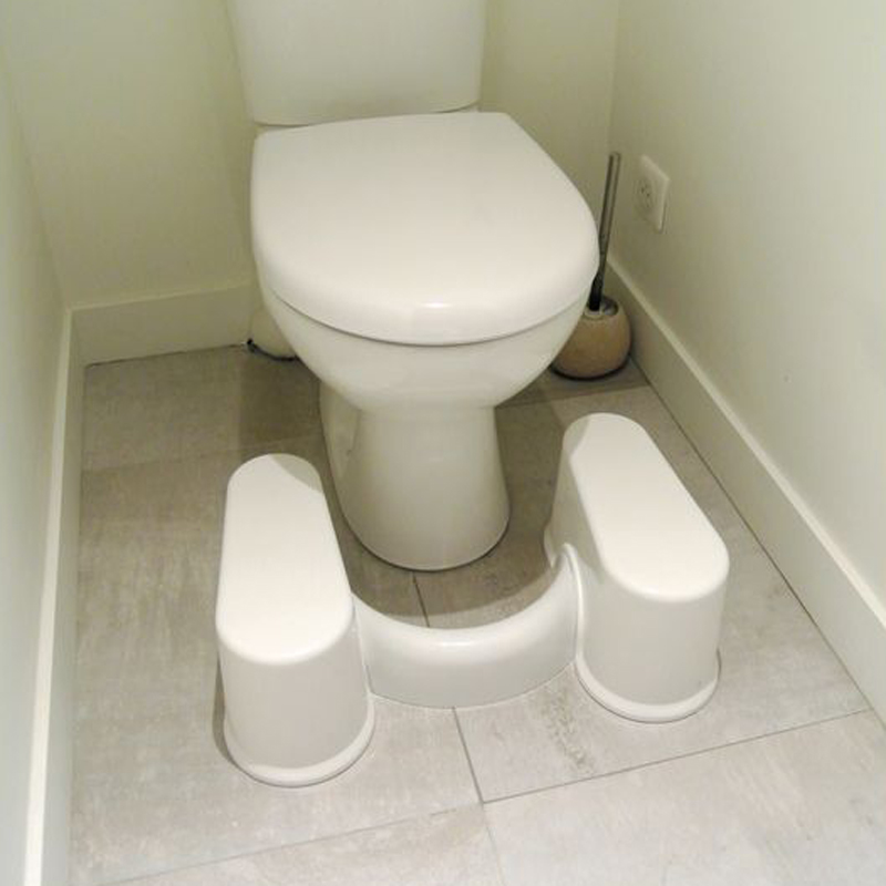 Marchepied position naturelle installé devant des toilettes - réf. 811145
