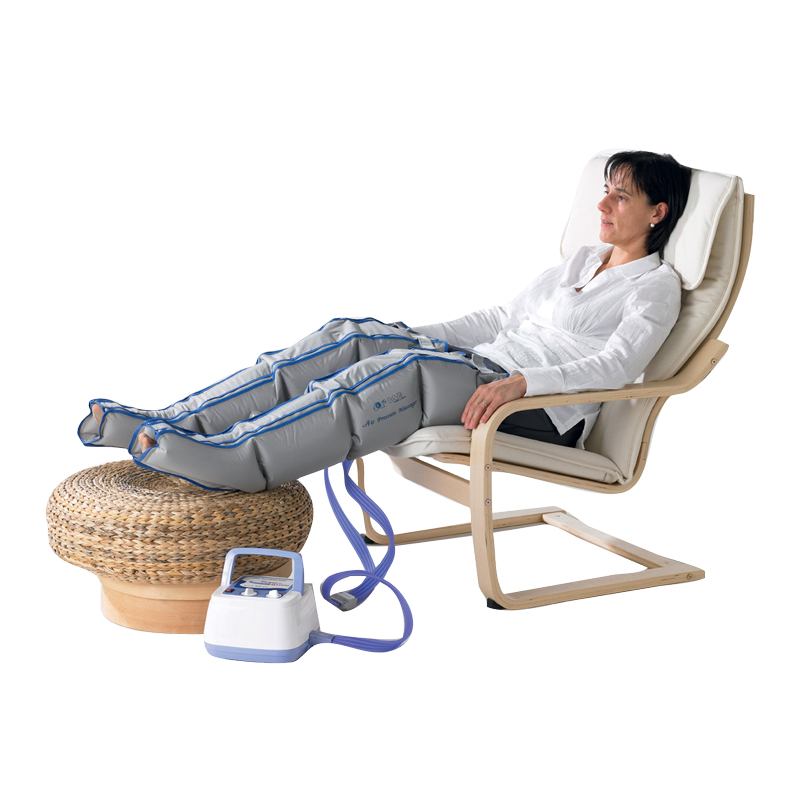 Personne qui utitlise l'appareil I-Press 4 pour ses jambes