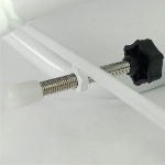 Gros plan sur la molette de fixation du fauteuil de bain pivotant Stromboli - réf. 812048
