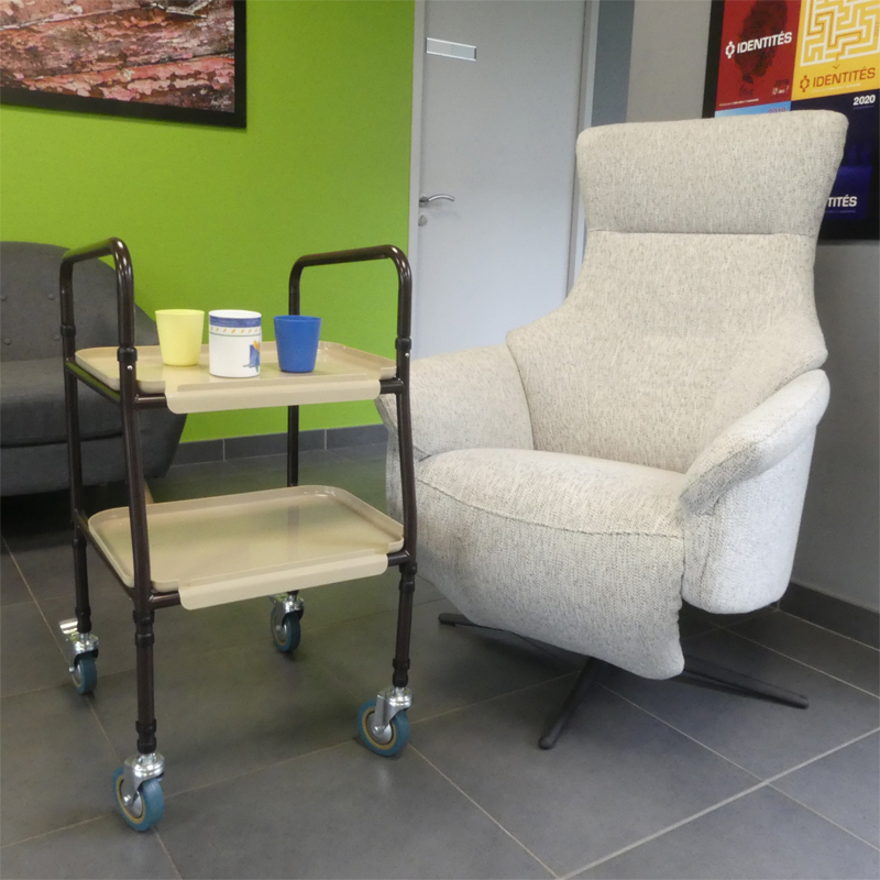 Table roulante pour les personnes à mobilité réduite