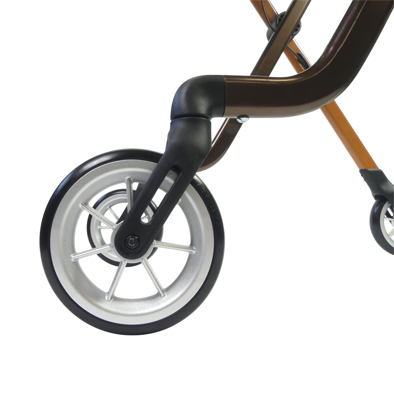 Déambulateur intérieur 4 roues souples avec freins très efficace même sur sol mouillé