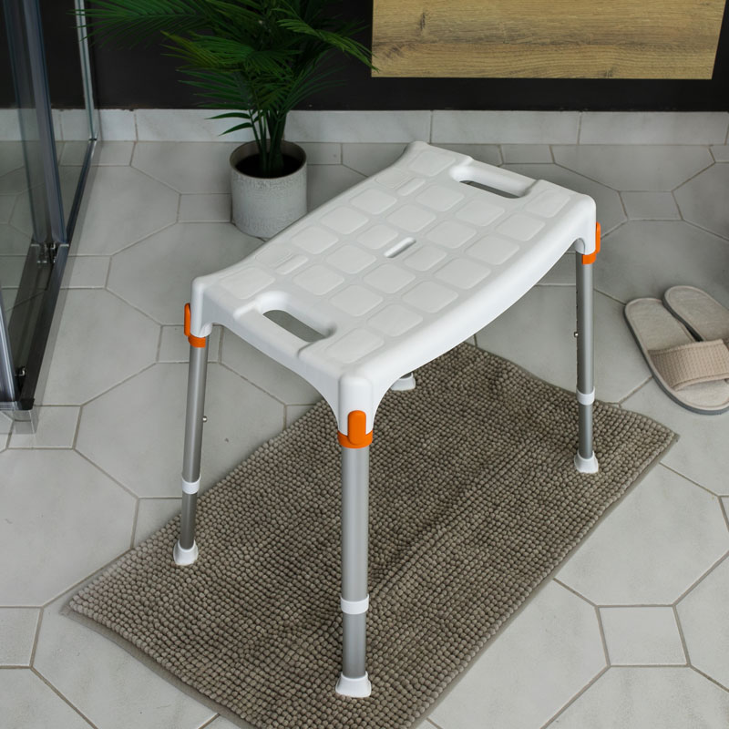 Tabouret de douche Capri avec des poignées intégrées pour se relever facilement