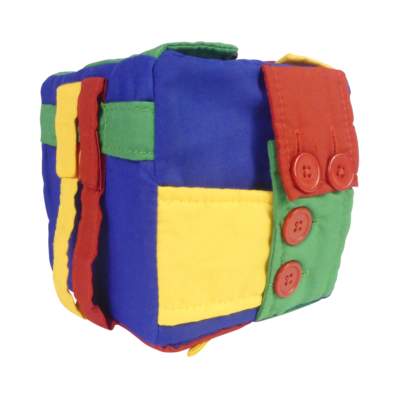 Face à boutons du cube d'activités motrices pour la motricité fine - réf. 842005