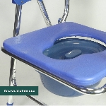 Notre chaise de toilettes percée médicale Islande dispose d'une assise anatomique