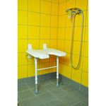 La découpe anatomique du siège de douche escamotable Açores facilite la toilette