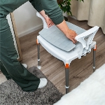 Installation du coussin de confort et réglage du dossier du fauteuil de toilettes Capri - réf. 81118