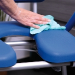 Fauteuil de douche releveur SOFT simple a nettoyer