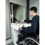 Lavabo à hauteur réglable pour fauteuil roulant