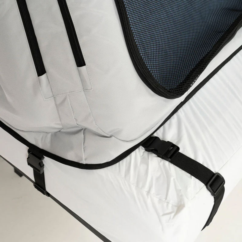 La tente de sécurité de lit HANDILIT dispose d'attache matelas pour être fixée