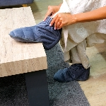 Chaussons à chauffer en graines de lin gris anthracite, faciles à enfiler.
