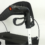 Le rollator NEO SMART pliant apporte confort grâce à son dossier et à ses poignées anatomiques