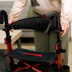 Rollator Neo Fold 4 roues avec un dossier réglable en hauteur