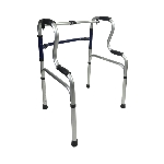 Notre cadre de marche dispose de 2 poignées aidant l'usager à se relever facilement