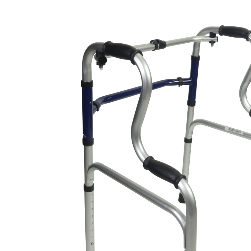 Le déambulateur pliant dispose de 2 poignées hautes pour avancer et 2 basses pour se relever