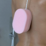 Eponge à long manche pliable, utilise pour lavage de dos