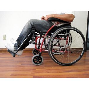 Relève-jambes pour fauteuil roulant S-Ergo 125
